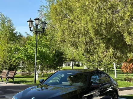 BMW 530 2023 года за 25 500 000 тг. в Алматы – фото 4