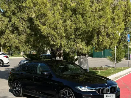 BMW 530 2023 года за 25 500 000 тг. в Алматы – фото 6