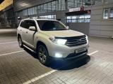 Toyota Highlander 2013 года за 15 800 000 тг. в Алматы