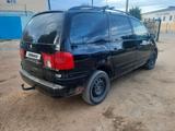 Volkswagen Sharan 2002 года за 2 000 000 тг. в Актобе – фото 4