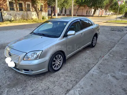 Toyota Avensis 2004 года за 4 000 000 тг. в Уральск – фото 2