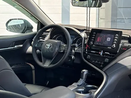 Toyota Camry 2020 года за 11 700 000 тг. в Шымкент – фото 14