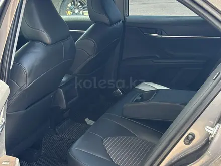 Toyota Camry 2020 года за 11 700 000 тг. в Шымкент – фото 16