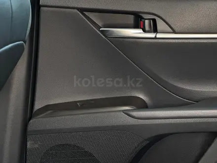 Toyota Camry 2020 года за 11 700 000 тг. в Шымкент – фото 15