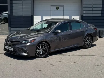 Toyota Camry 2020 года за 11 700 000 тг. в Шымкент