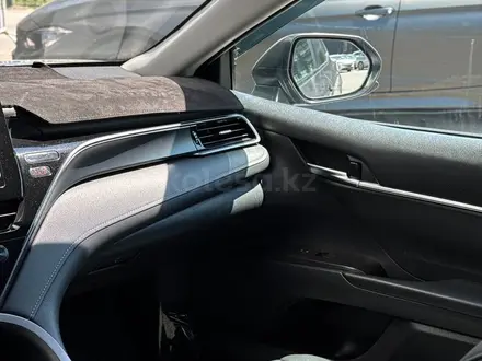 Toyota Camry 2020 года за 11 700 000 тг. в Шымкент – фото 20