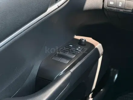 Toyota Camry 2020 года за 11 700 000 тг. в Шымкент – фото 22