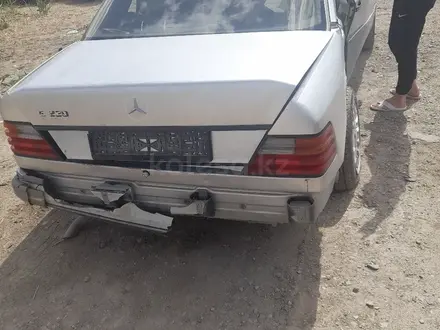 Mercedes-Benz E 220 1993 года за 850 000 тг. в Кызылорда