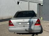 Mercedes-Benz C 180 1995 года за 2 000 000 тг. в Алматы – фото 2