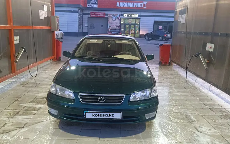 Toyota Camry 2000 годаүшін2 800 000 тг. в Актобе