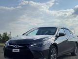 Toyota Camry 2017 года за 6 000 000 тг. в Актобе – фото 2
