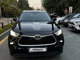 Toyota Highlander 2023 года за 29 500 000 тг. в Алматы