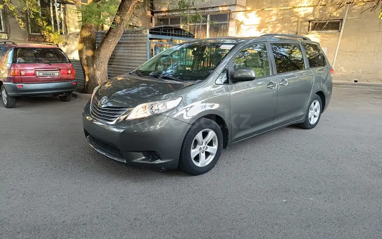 Toyota Sienna 2010 года за 7 300 000 тг. в Алматы