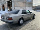 Mercedes-Benz E 200 1992 годаүшін2 100 000 тг. в Кокшетау – фото 4