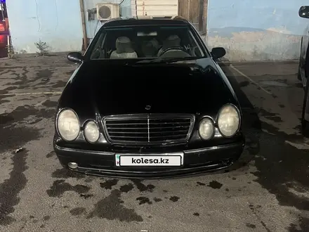 Mercedes-Benz CLK 230 1999 годаүшін2 400 000 тг. в Алматы – фото 2