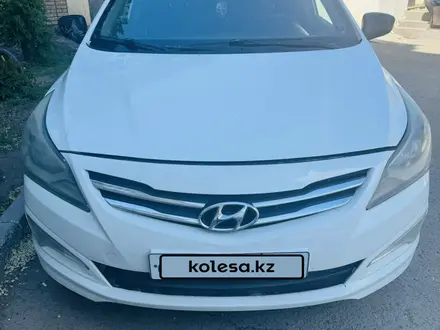 Hyundai Solaris 2015 года за 3 100 000 тг. в Уральск – фото 3