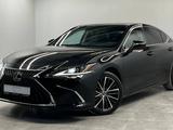 Lexus ES 250 Progressive 2022 года за 19 000 000 тг. в Алматы