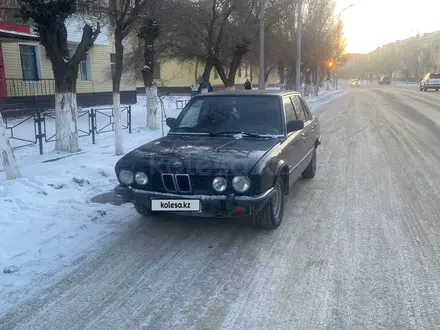BMW 520 1987 года за 450 000 тг. в Жезказган – фото 2