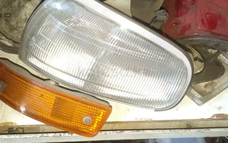 Поворотник габарит на камри 10 за 10 000 тг. в Алматы