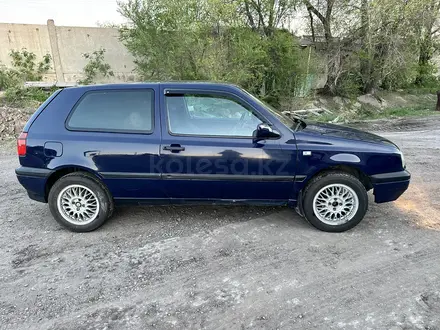 Volkswagen Golf 1993 годаүшін1 800 000 тг. в Караганда – фото 3