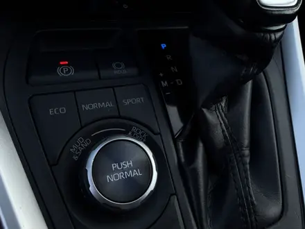Toyota RAV4 2019 года за 12 900 000 тг. в Актобе – фото 11