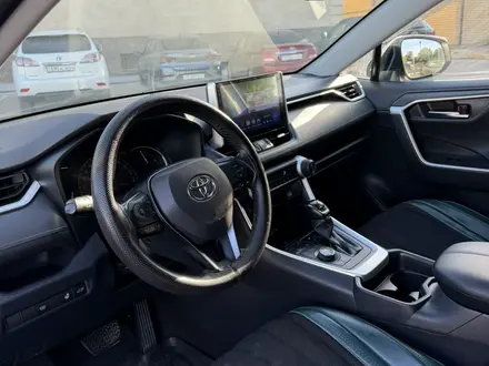 Toyota RAV4 2019 года за 12 900 000 тг. в Актобе – фото 14