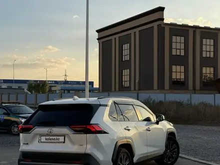 Toyota RAV4 2019 года за 12 900 000 тг. в Актобе – фото 20