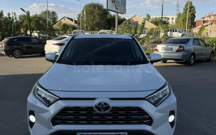 Toyota RAV4 2019 года за 12 900 000 тг. в Актобе