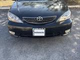 Toyota Camry 2004 годаүшін3 500 000 тг. в Атырау