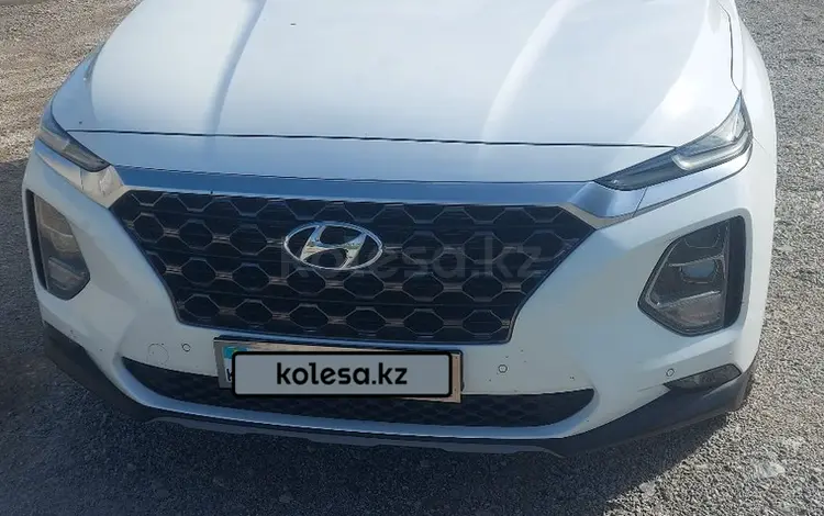 Hyundai Santa Fe 2020 годаfor14 000 000 тг. в Астана