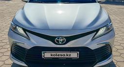 Toyota Camry 2021 года за 18 500 000 тг. в Караганда – фото 2