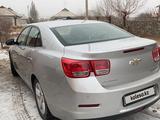 Chevrolet Malibu 2014 годаүшін6 500 000 тг. в Астана – фото 2