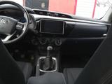 Toyota Hilux 2018 года за 15 850 000 тг. в Уральск – фото 5