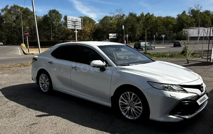 Toyota Camry 2018 года за 12 500 000 тг. в Алматы