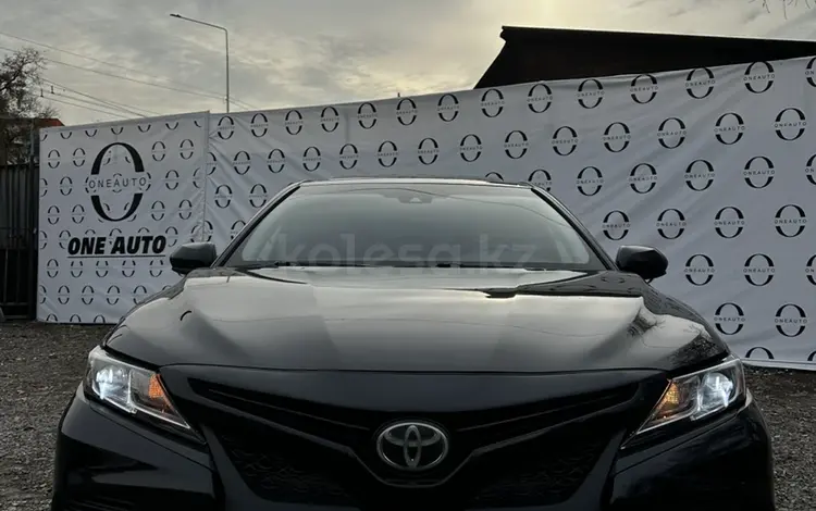 Toyota Camry 2018 годаfor11 700 000 тг. в Алматы