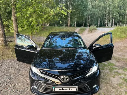 Toyota Camry 2018 года за 14 500 000 тг. в Усть-Каменогорск – фото 3