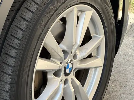 Оригинальные диски R18 от BMW X5 F15 с комплектами покрышек за 180 000 тг. в Тараз – фото 5
