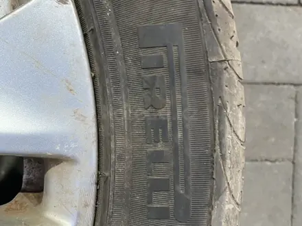 Оригинальные диски R17 на Мерседес с летней резиной за 180 000 тг. в Алматы – фото 5