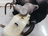 Тормозной вакуум с целиндром Toyota Gracia 47201-33100 44610-33470 за 60 000 тг. в Алматы