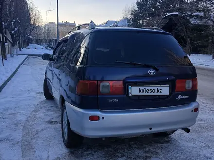 Toyota Ipsum 1997 года за 3 500 000 тг. в Астана