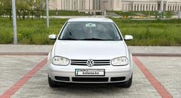 Volkswagen Golf 2001 годаfor2 950 000 тг. в Астана