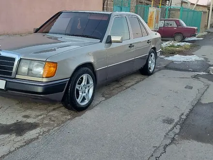 Mercedes-Benz E 300 1987 года за 2 000 000 тг. в Шымкент – фото 11