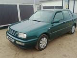 Volkswagen Vento 1997 года за 2 200 000 тг. в Актобе – фото 2