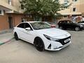 Hyundai Elantra 2021 годаүшін8 400 000 тг. в Атырау