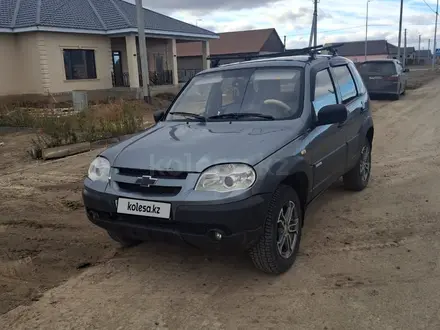 Chevrolet Niva 2015 года за 3 000 000 тг. в Атырау – фото 2