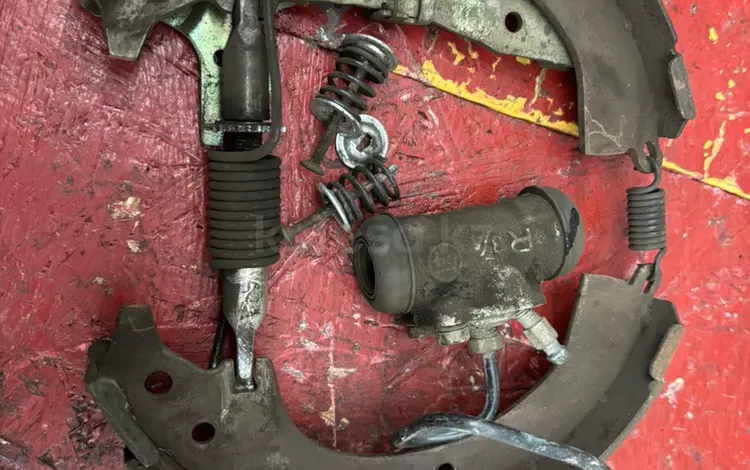 Задние барабанный тормозные механизмы системы за 10 000 тг. в Алматы