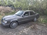 Mercedes-Benz E 200 1993 годаүшін1 350 000 тг. в Караганда – фото 2