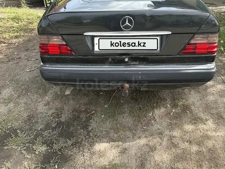 Mercedes-Benz E 200 1995 года за 1 200 000 тг. в Семей – фото 2