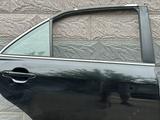 Задняя правая дверь Camry 40 за 55 000 тг. в Алматы