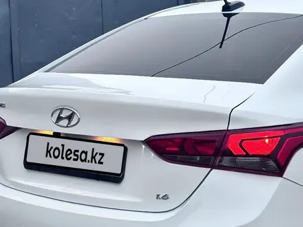 Hyundai Solaris 2019 года за 6 800 000 тг. в Шымкент – фото 3